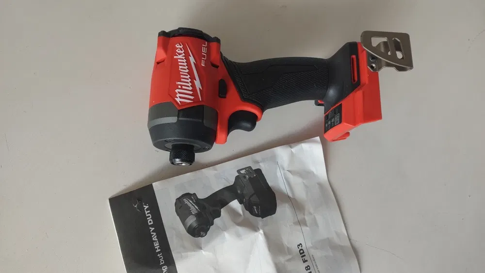 Milwaukee FUEL akumulatorski udarni vijačnik M18FID3-0, 1/4" (49334798640)
